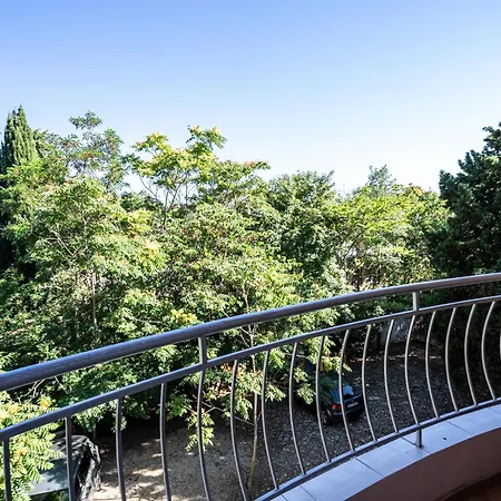 Ar Luxury Apartament Ravda