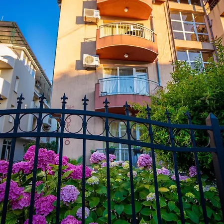 Ar Luxury Apartament